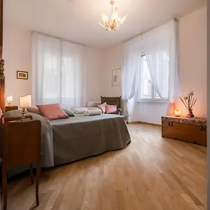 Santa Felicita Apartment Florence